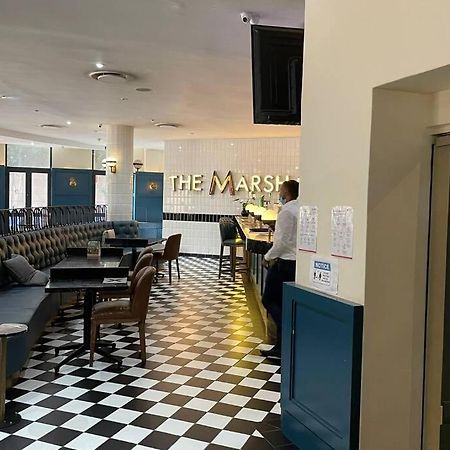 Cool & Easy Flat In The Heart Of Marshalltown Johannesburg Bagian luar foto