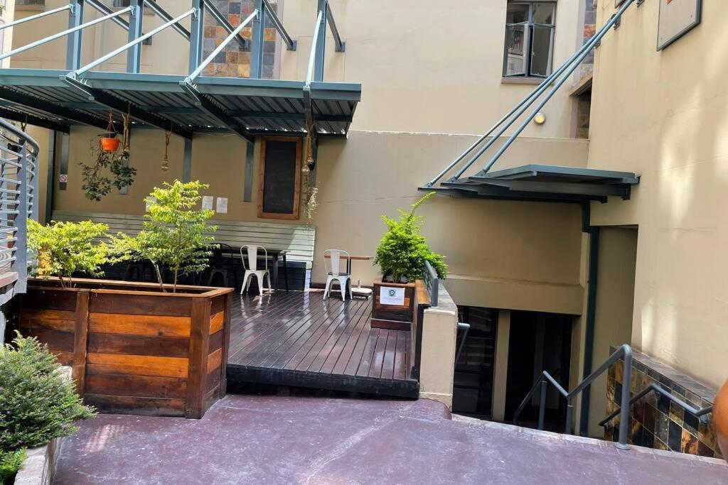 Cool & Easy Flat In The Heart Of Marshalltown Johannesburg Bagian luar foto